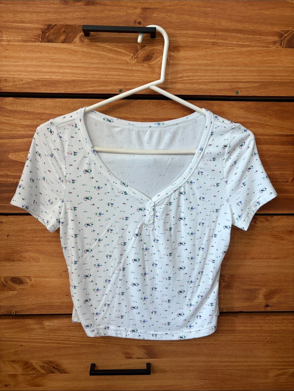 Women’s White Floral Henley Short Sleeve Top